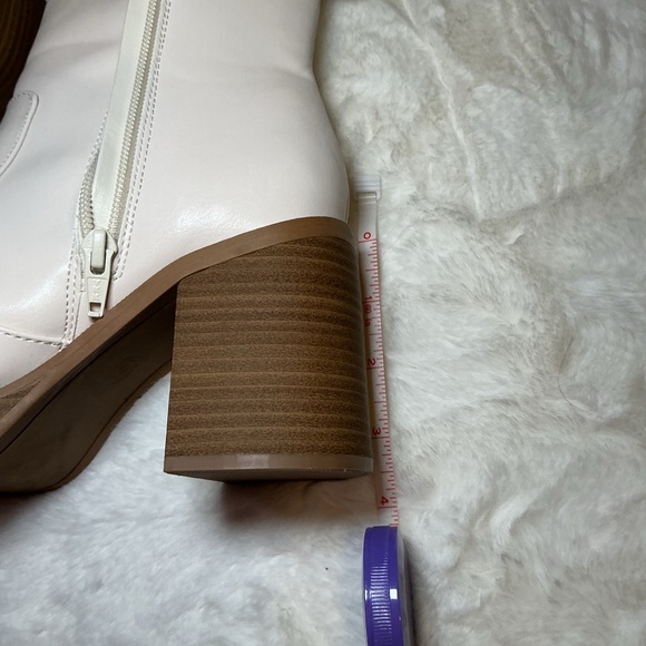 White Ankle Boots with Chunky Heel - Picture 5 of 5